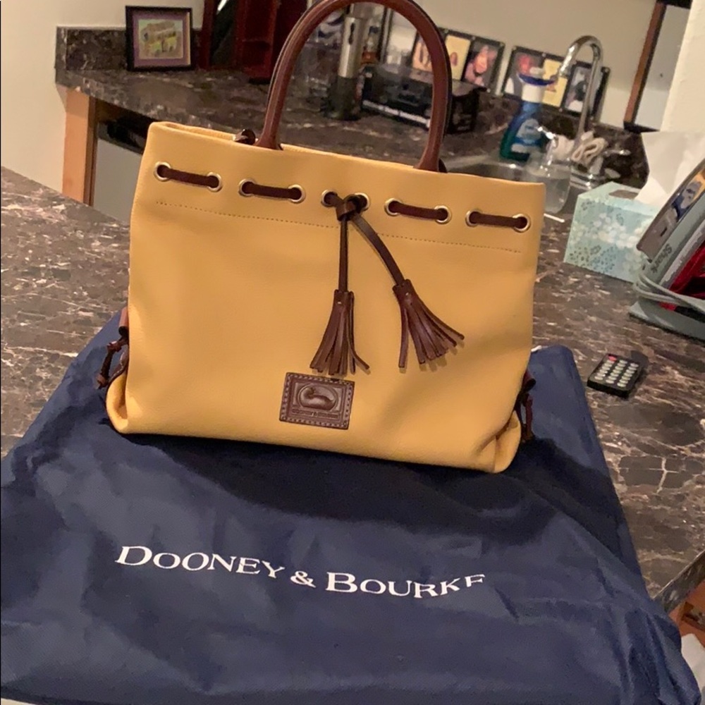 Dooney & Bourke Bag